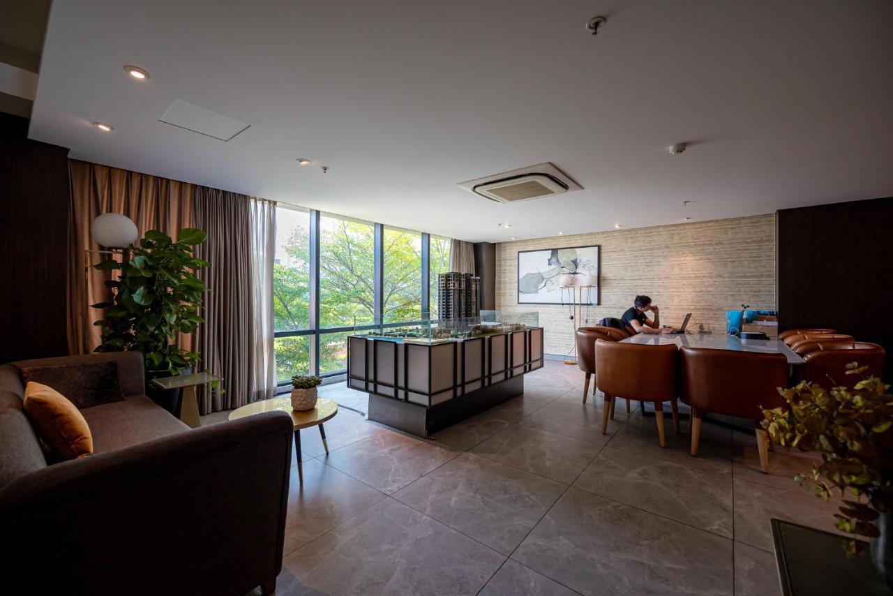 Luxury Retreat D1Mension Apartment Ho Chi Minh City Exterior photo